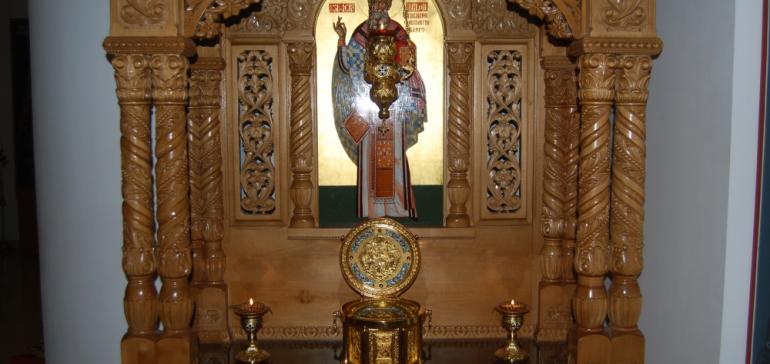 Sfantul Nifon sărbătorit la biserica bucureşteană Sfinţii Voievozi – Gherghiceanu