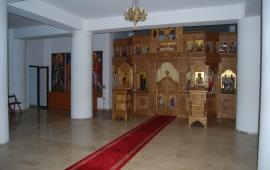 Interior biserica Sfintii Voievozi